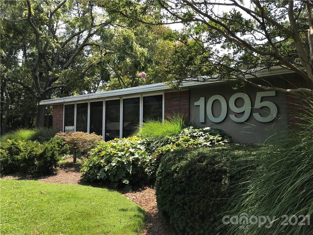 1095 Hendersonville Road - Photo 1