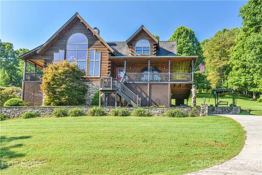 371 Parkview Drive - Photo 1