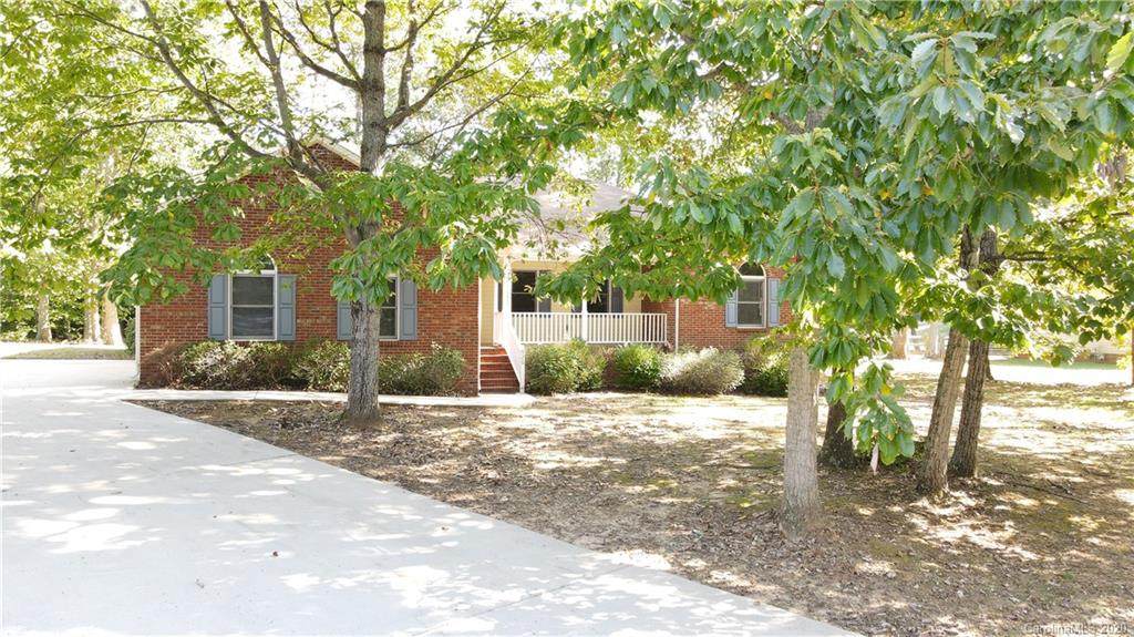 920 Hunting Avenue - Photo 1