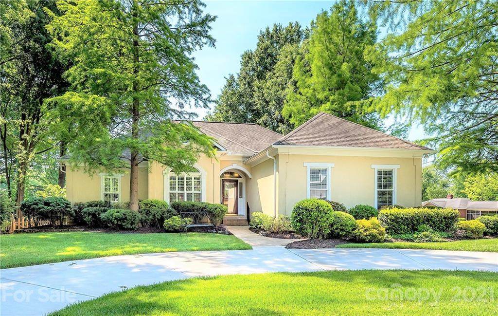 4300 Windemere Lane - Photo 1