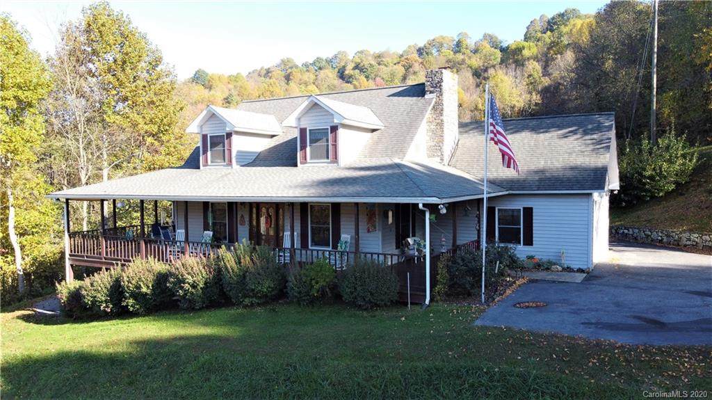 421 Applehill Drive - Photo 1