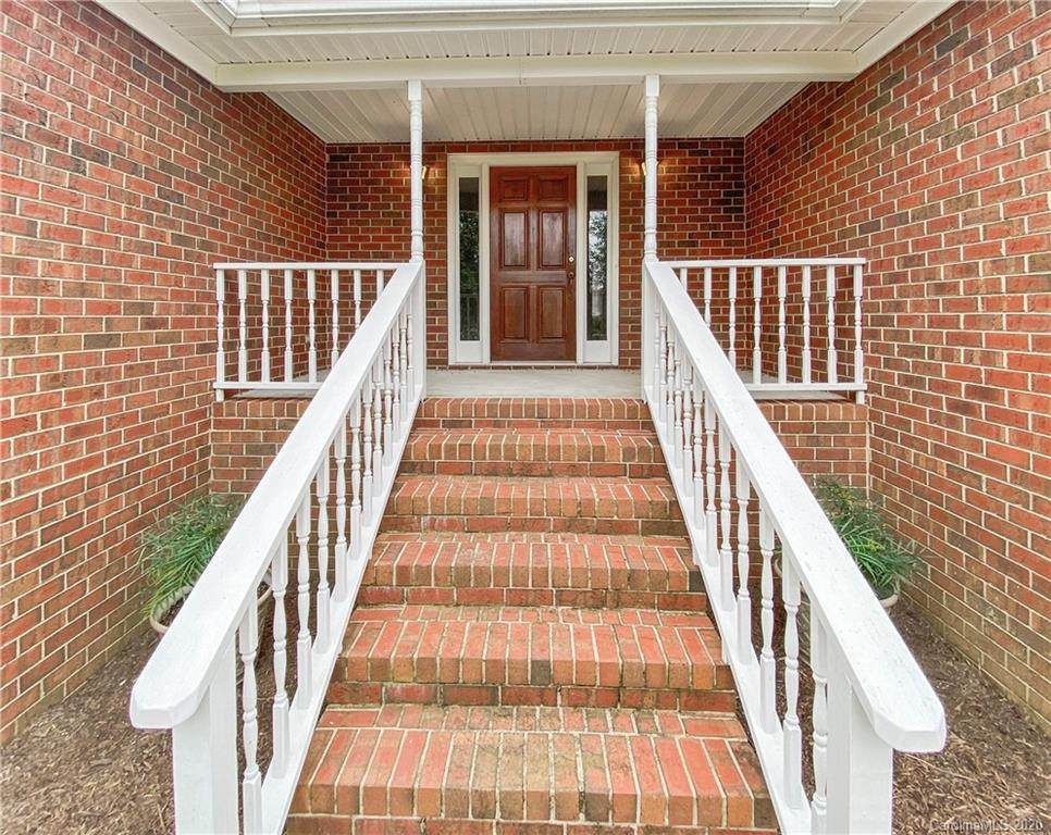 919 Secrest Hill Drive - Photo 1