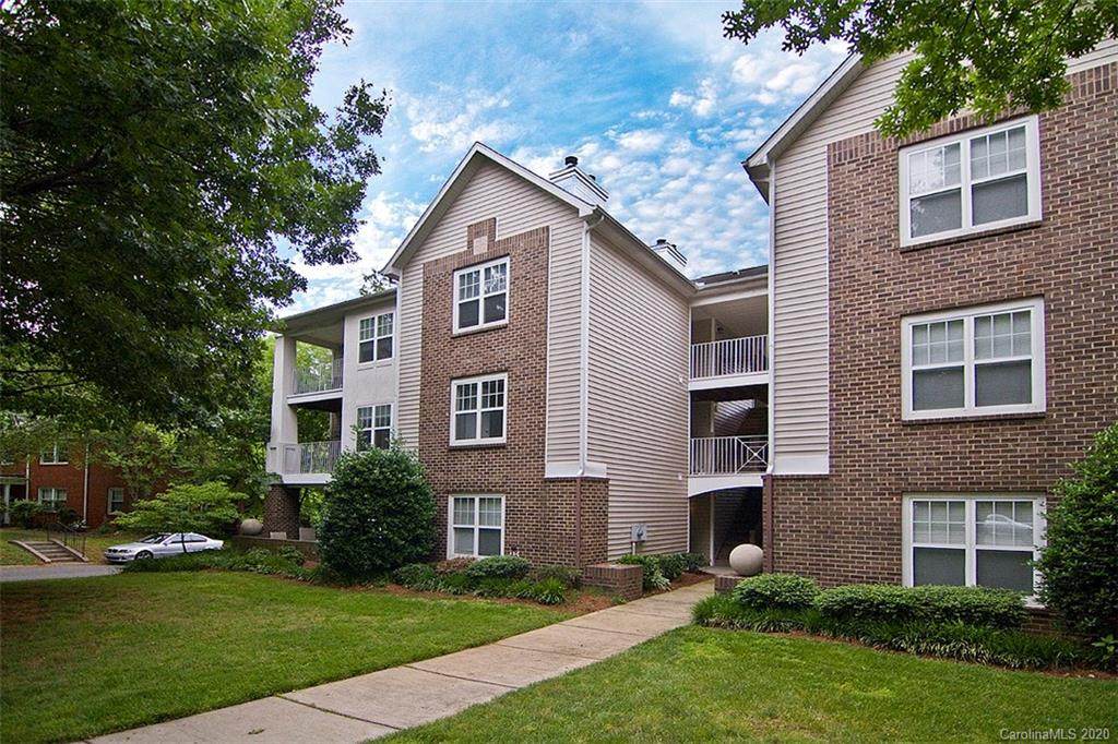 2701 Selwyn Avenue - Photo 1