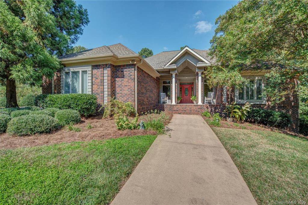 1403 Greenway Drive - Photo 1