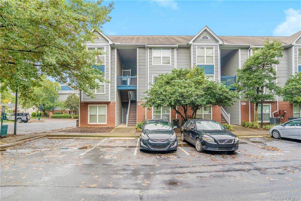 525 Graham Street - Photo 1