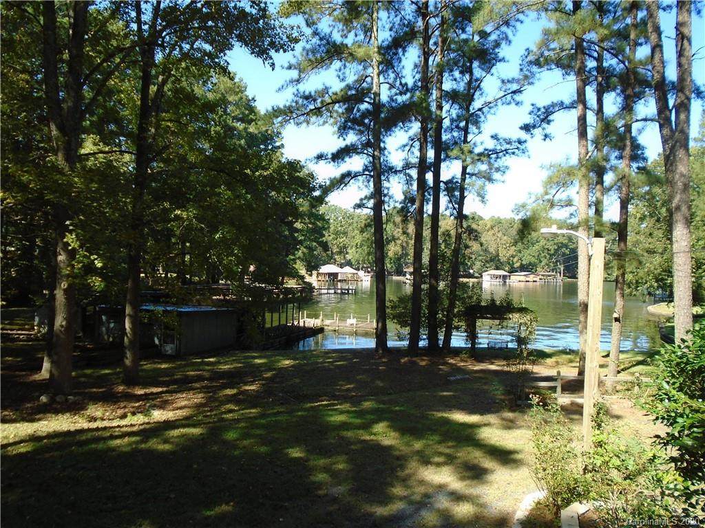 48953 Piney Point Road - Photo 1