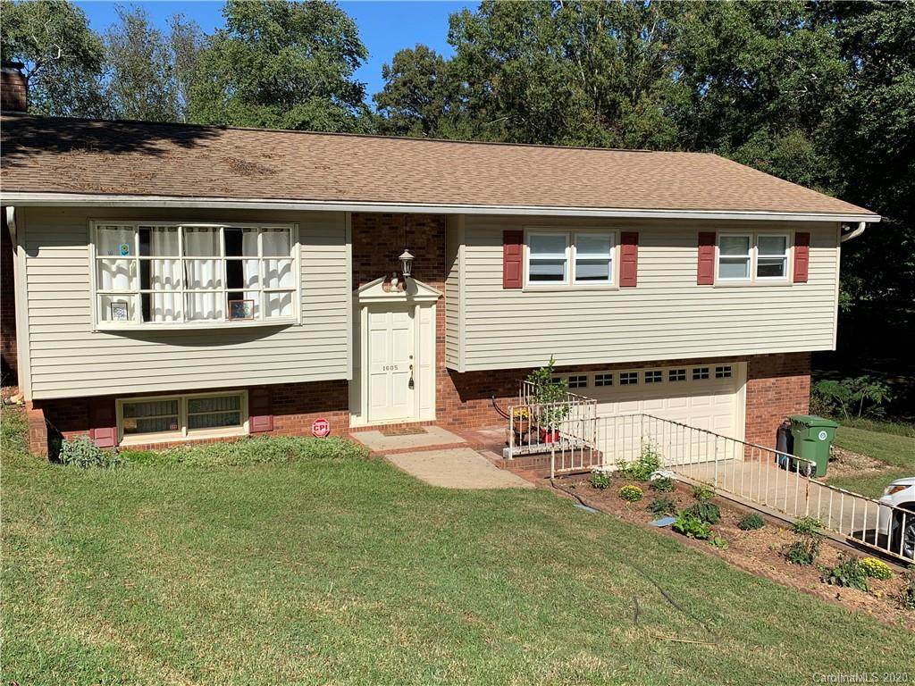 1605 5th Street - Photo 1