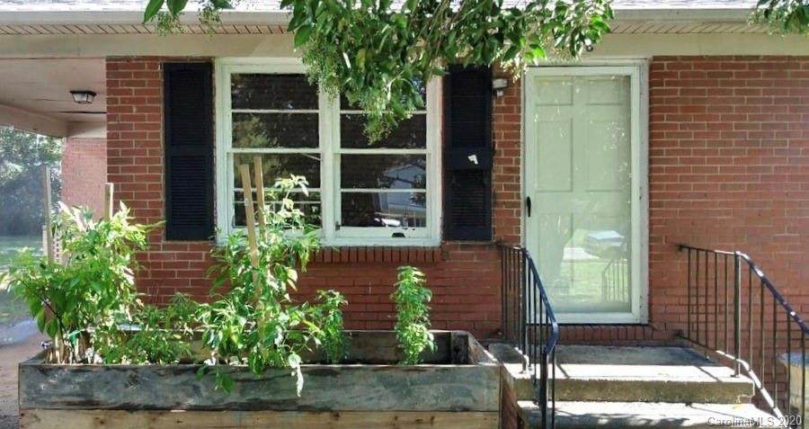 336 Barnes Street - Photo 1