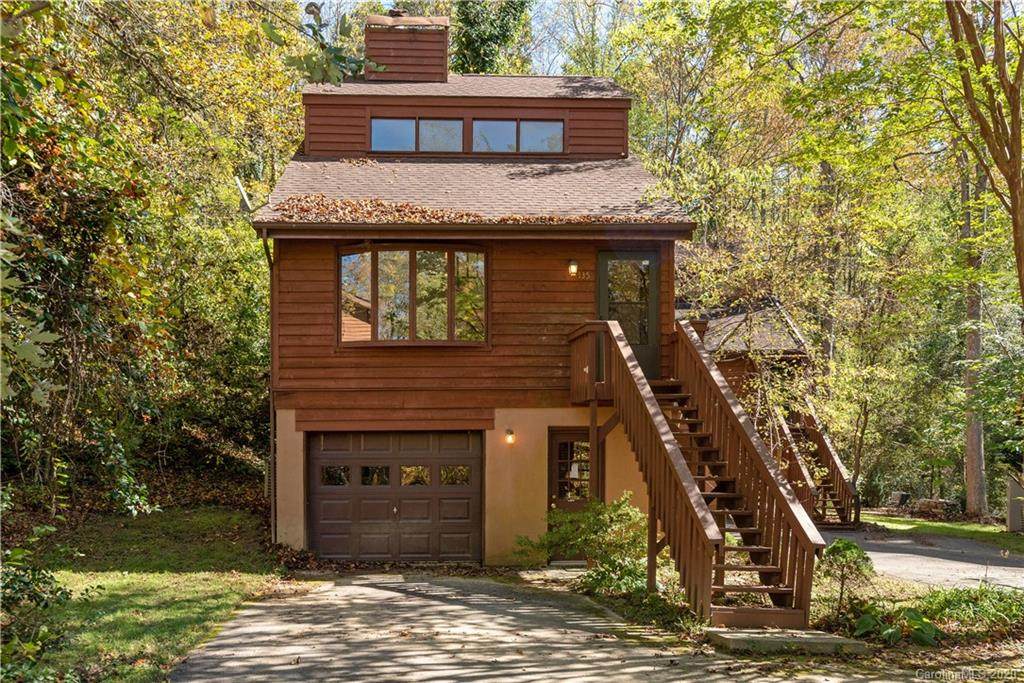 135 Garden Court - Photo 1