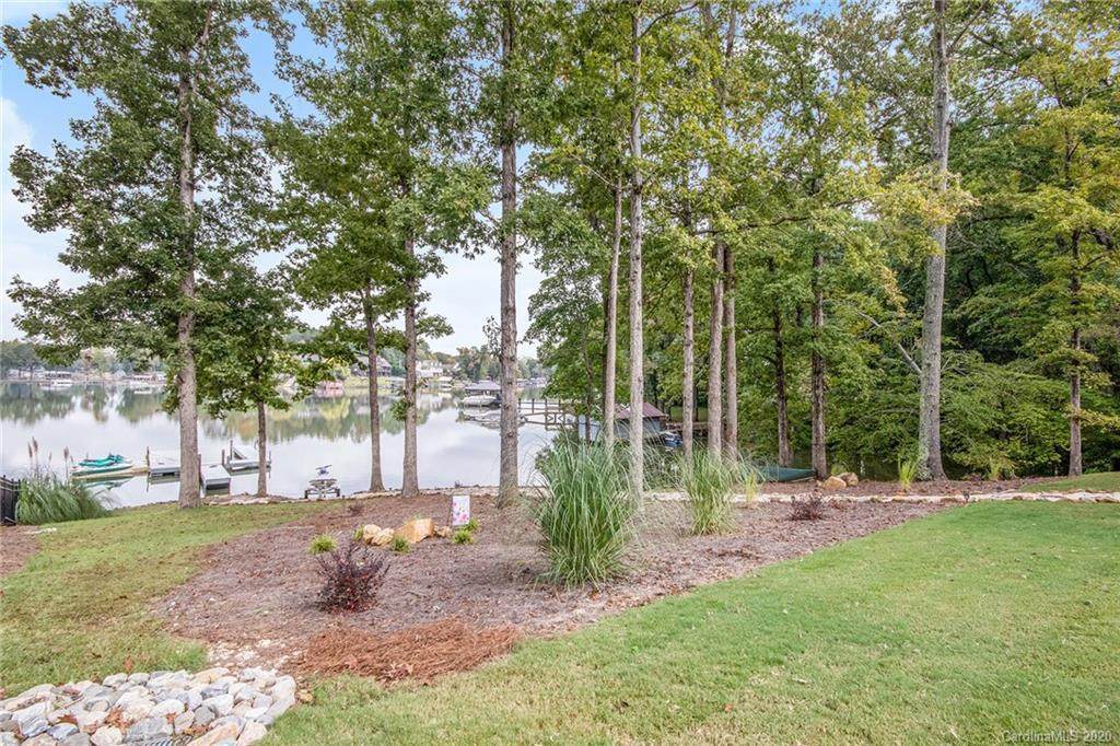 4671 Summerside Drive - Photo 1