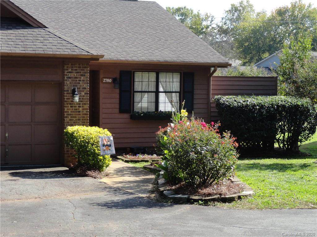 2780 Woodridge Drive - Photo 1