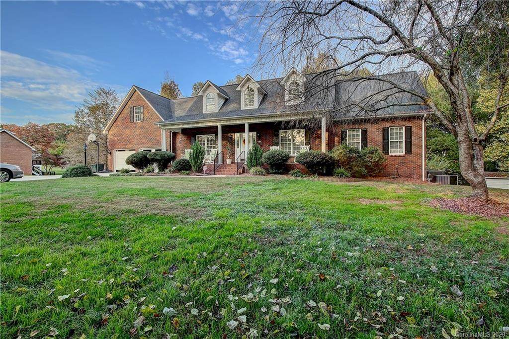 211 Karen Court - Photo 1
