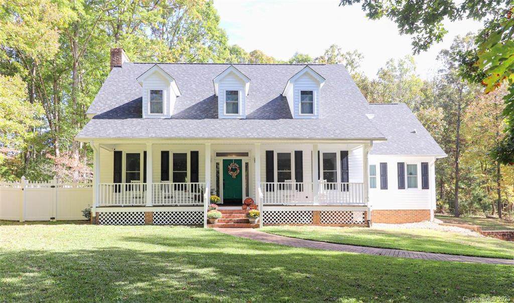 1882 Sardis Drive - Photo 1