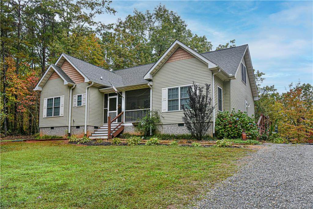 252 Lakeview Drive - Photo 1