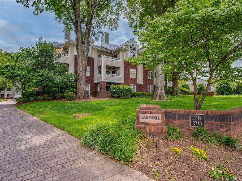 2715 Selwyn Avenue - Photo 1