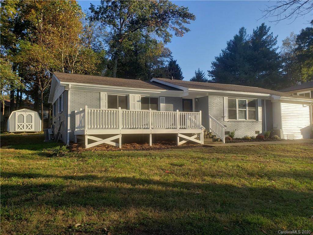 1429 Sherwood Drive - Photo 1