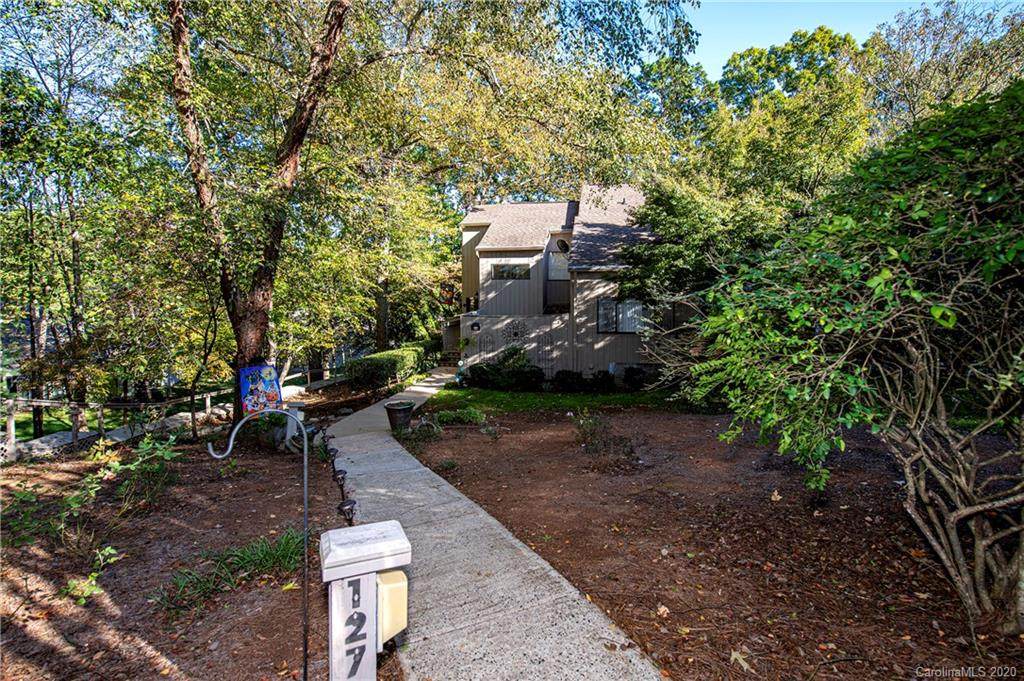 127 Pine Grove Circle - Photo 1
