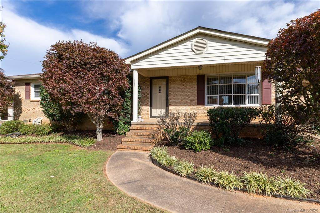 111 Robinson Road - Photo 1