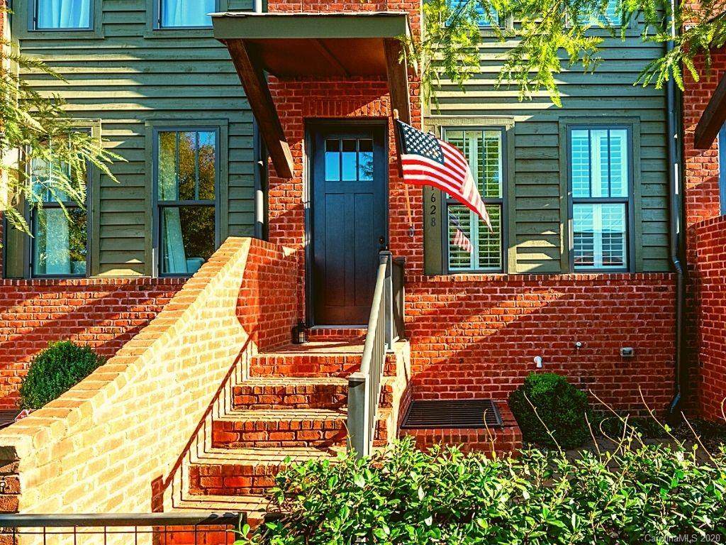 1628 Kenilworth Avenue - Photo 1