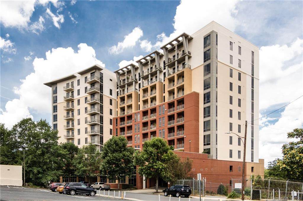701 Royal Court - Photo 1