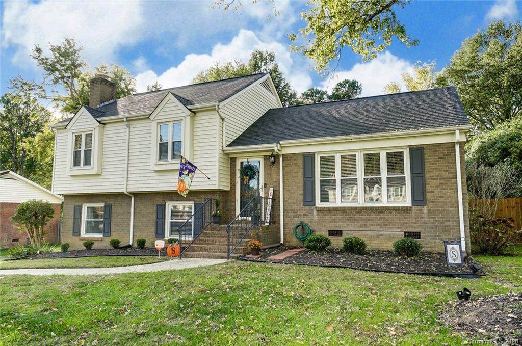 5810 Red Carriage Lane - Photo 1