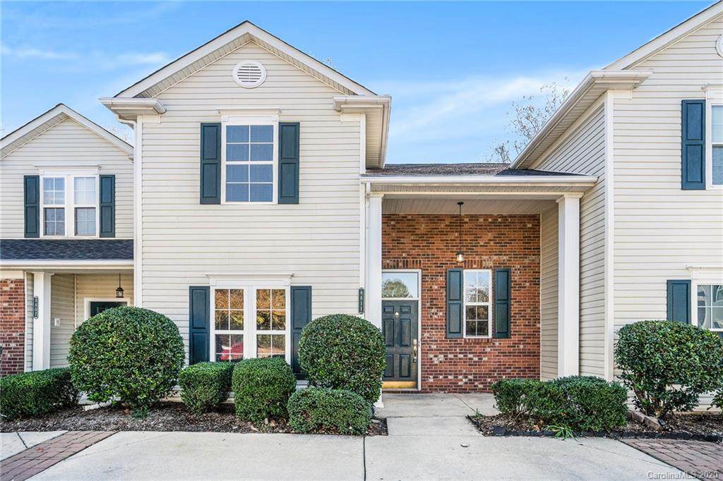 8811 Cinnabay Drive - Photo 1