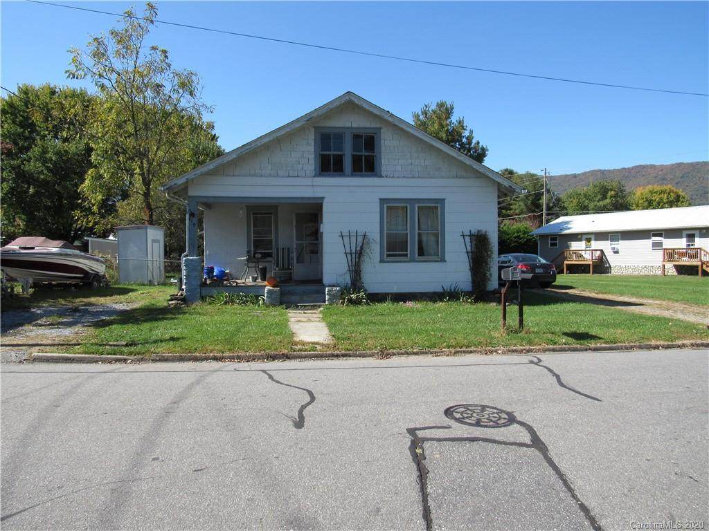 606 Camelot Drive - Photo 1