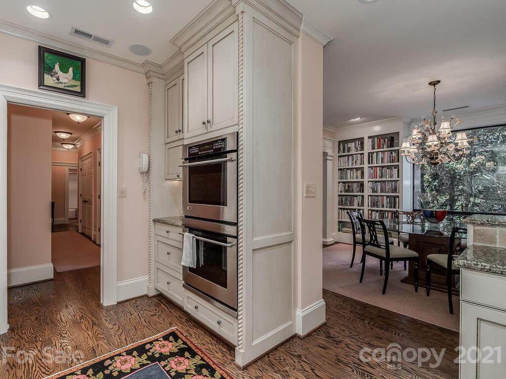 914 Cherokee Road - Photo 1