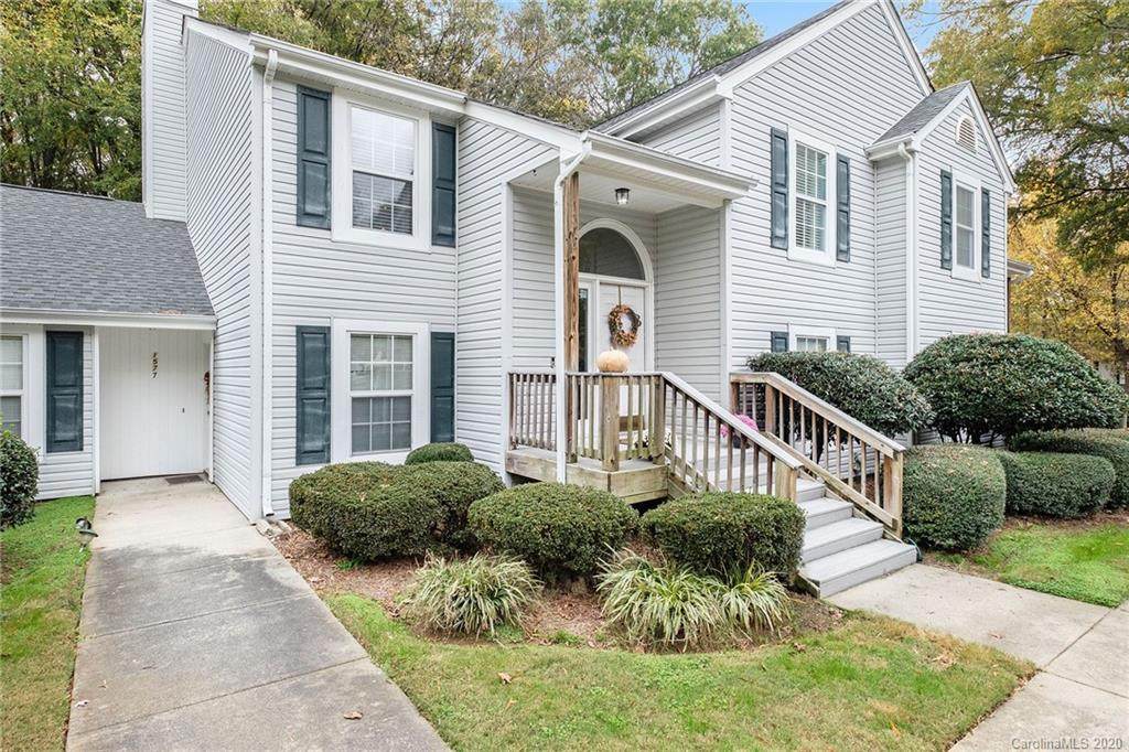 1575 Hunt Club Court - Photo 1