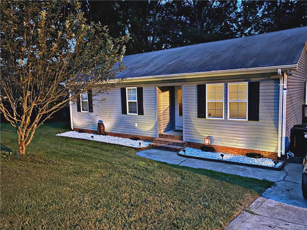 1024 Pine Circle Drive - Photo 1