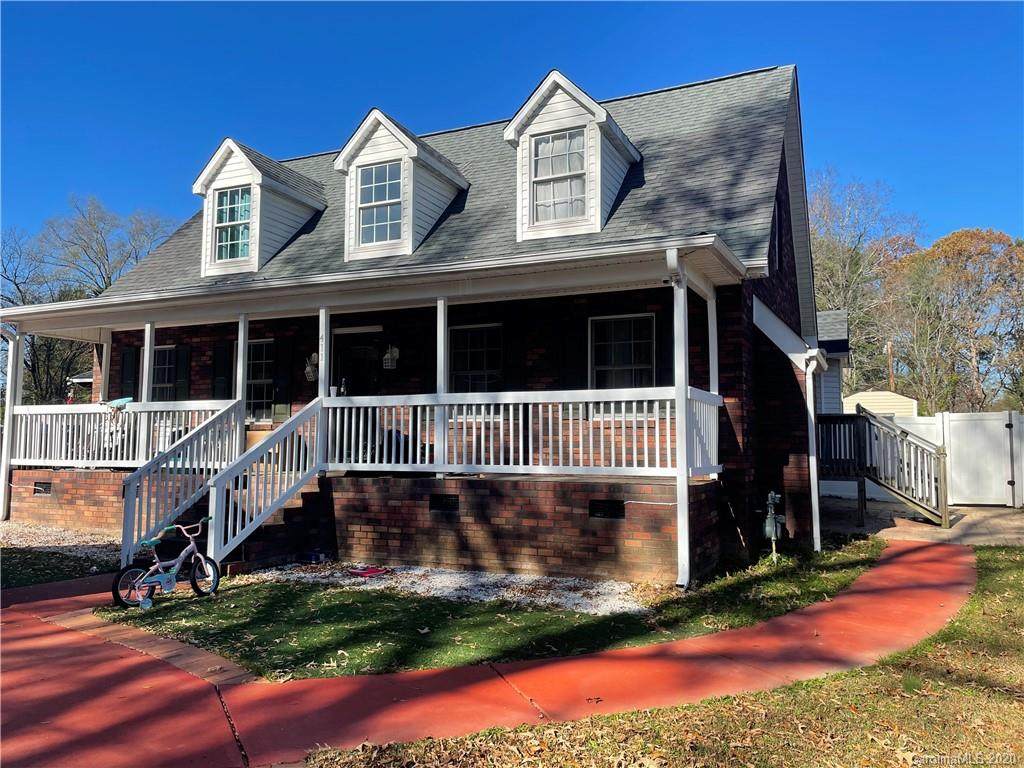 411 Blume Street - Photo 1