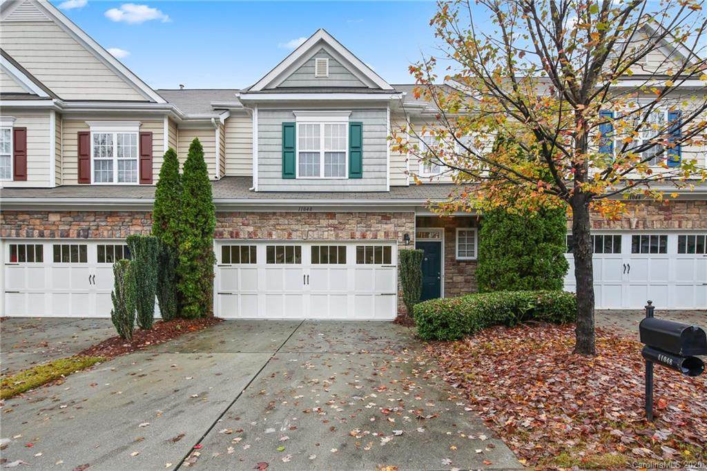 11048 Lucky Horseshoe Lane - Photo 1