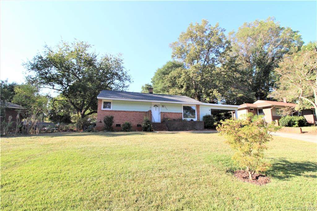 5522 Radford Avenue - Photo 1