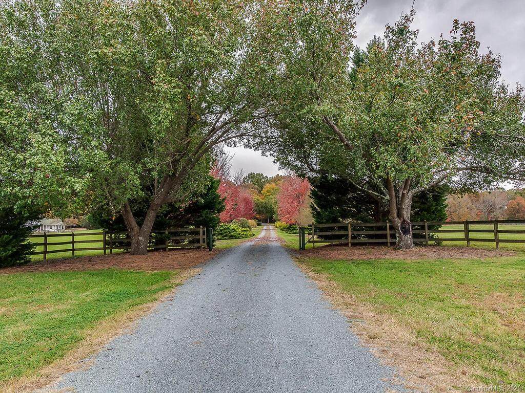 623 Lester Davis Road - Photo 1