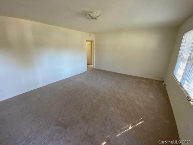 2106 32nd Street - Photo 1