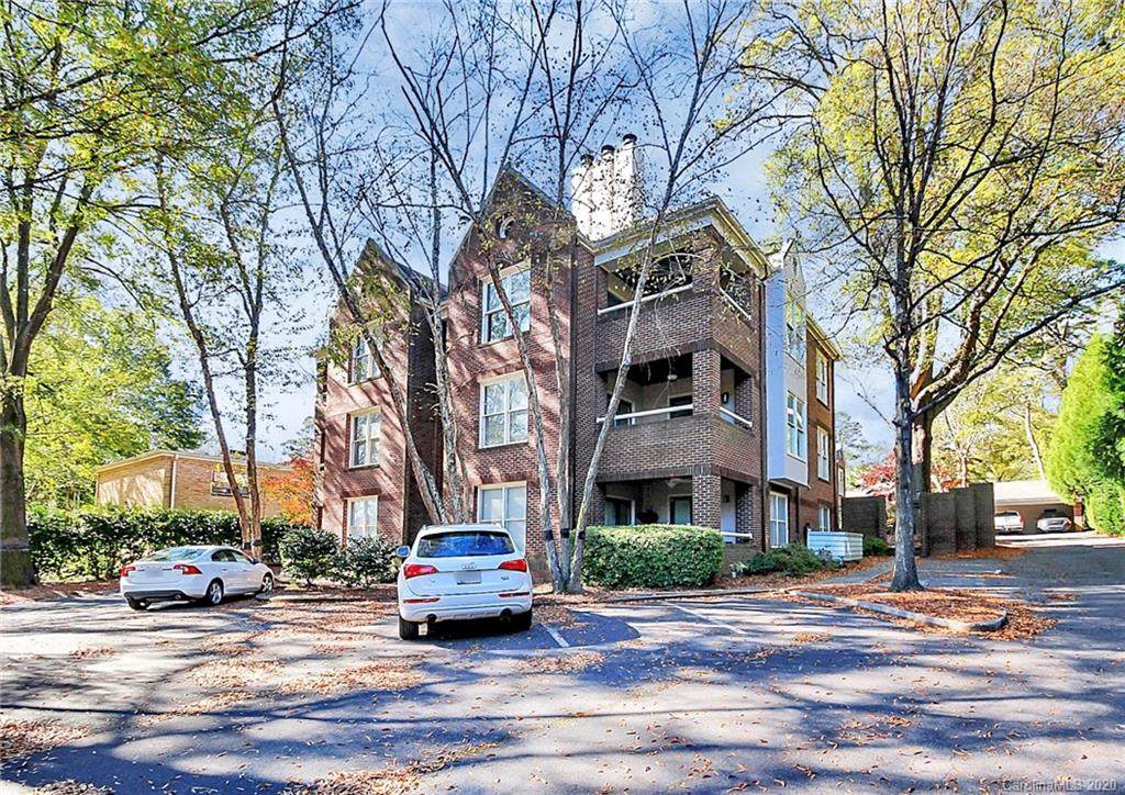 2220 Roswell Avenue - Photo 1