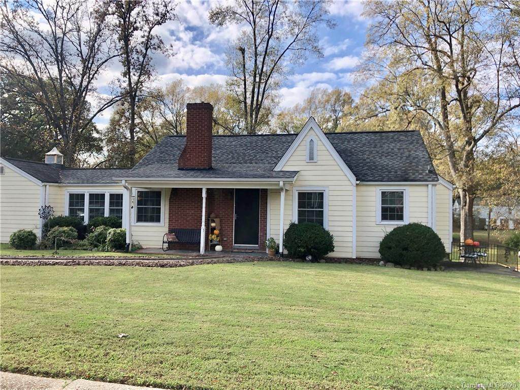 619 6th Street - Photo 1