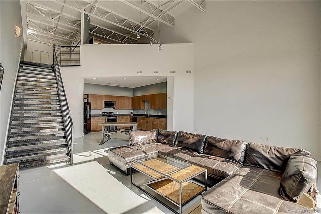 935 Hill Street - Photo 1