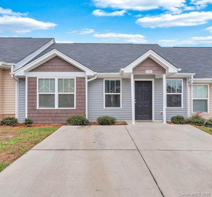 104 Ferncliff Drive - Photo 1