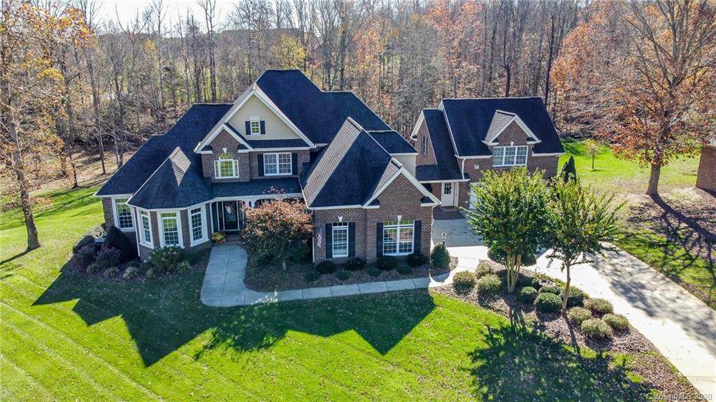 220 Cedar Lake Drive - Photo 1