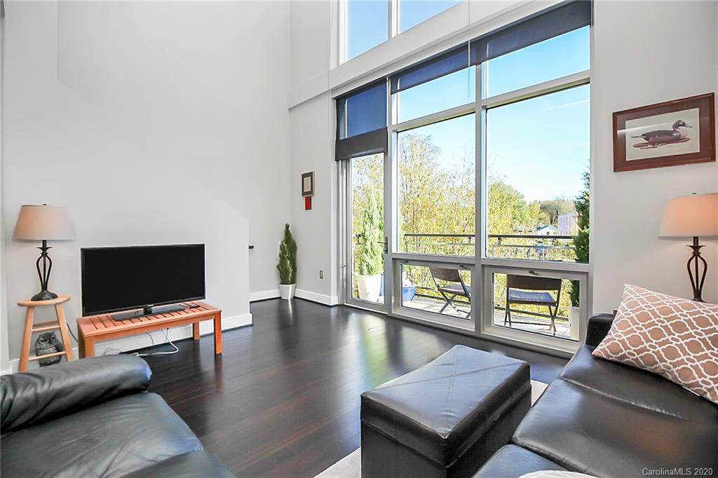 1133 Metropolitan Avenue - Photo 1