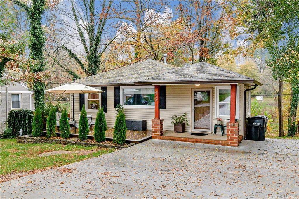 438 Lorna Street - Photo 1