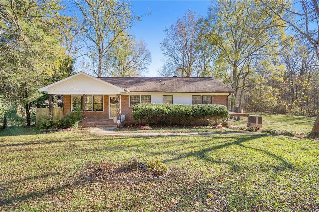8418 Pine Circle - Photo 1