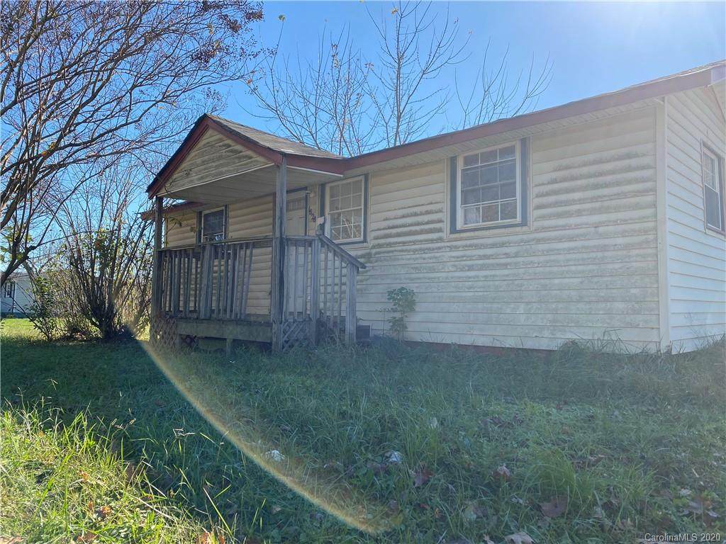 1828 Greenbriar Road - Photo 1