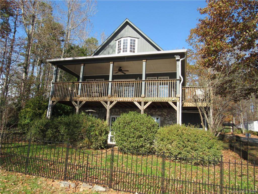 1011 Hickory Point Drive - Photo 1