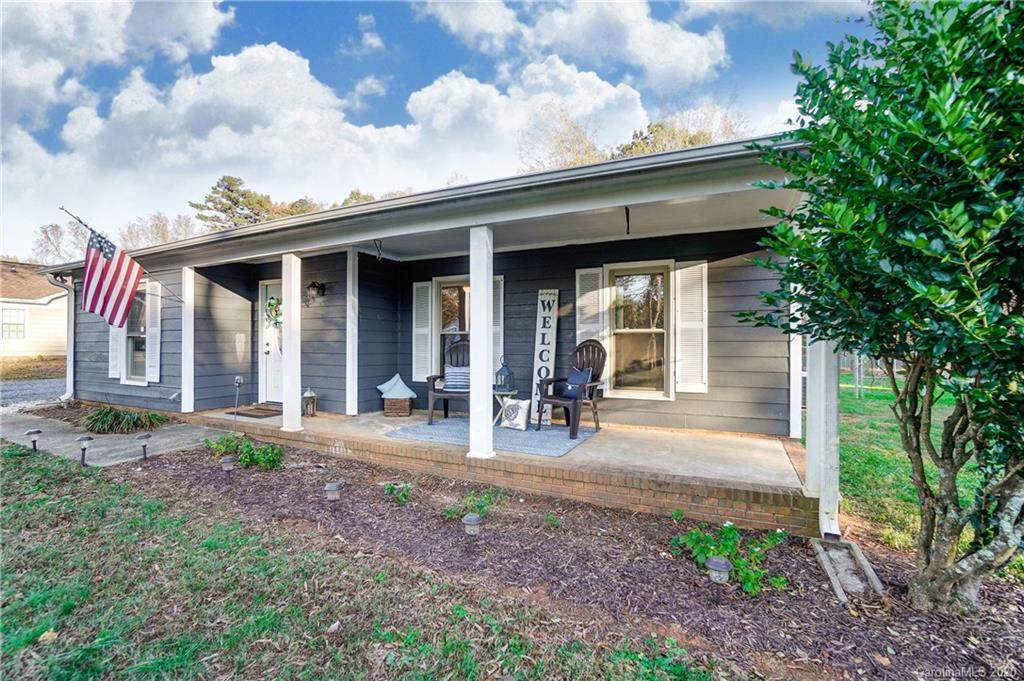 7708 Davis Road - Photo 1