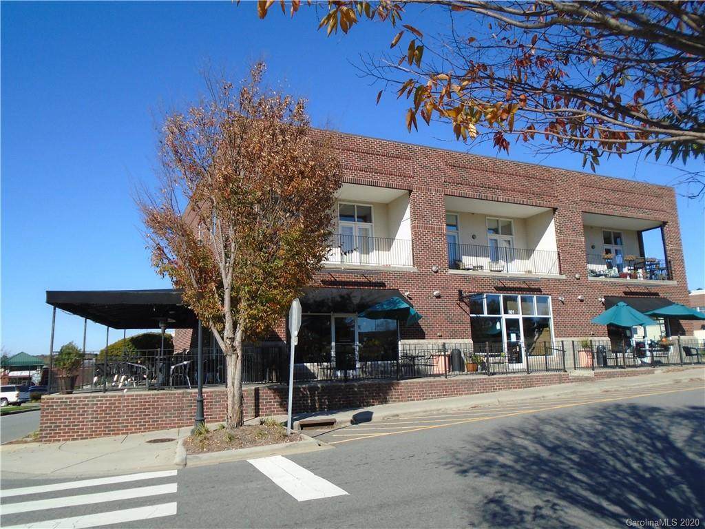 5380 Village Drive - Photo 1