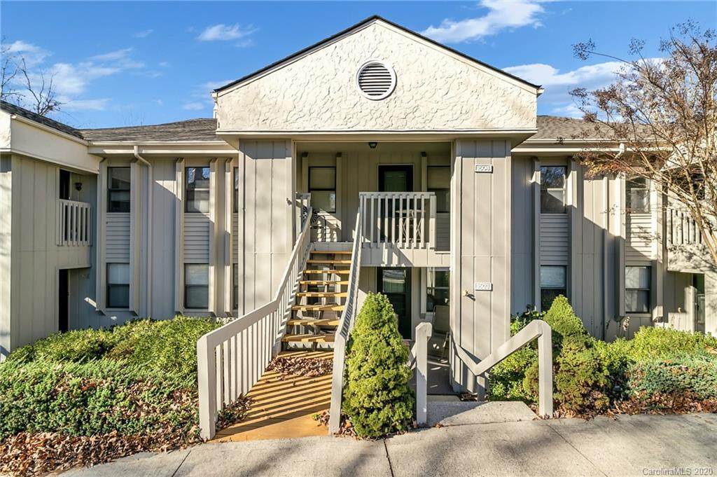 1503 Abbey Circle - Photo 1