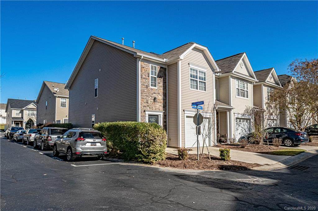 1726 Kashmir White Lane - Photo 1