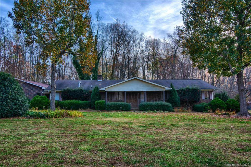 3959 Holly Springs Drive - Photo 1